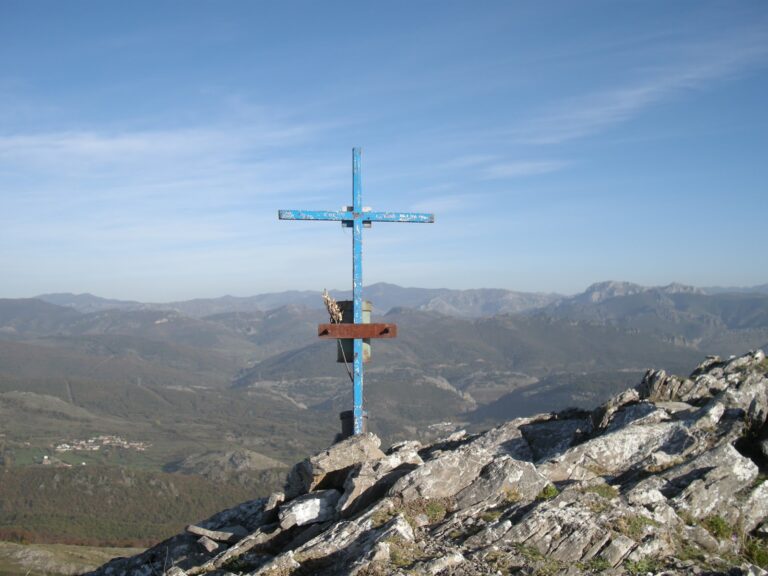 En abril al Fontañán, entre bosques y trincheras